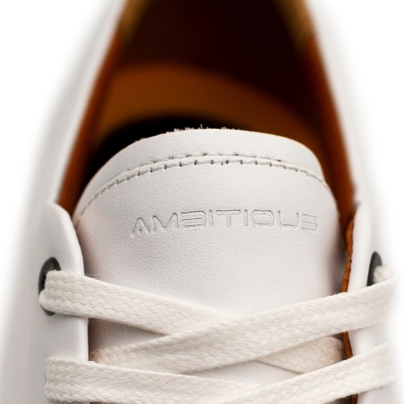 TENIS CASUALES EN CUERO  -  MARTIN Clean Cut Sneaker
